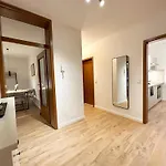 Moderne 2-zimmer-whg - Naehe Bahnhof Mit Balkon Und Stellplatz - 2 Smart-tv 아파트