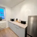Moderne 2-zimmer-whg - Naehe Bahnhof Mit Balkon Und Stellplatz - 2 Smart-tv * 노르더슈테트