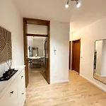 아파트 Moderne 2-zimmer-whg - Naehe Bahnhof Mit Balkon Und Stellplatz - 2 Smart-tv 노르더슈테트