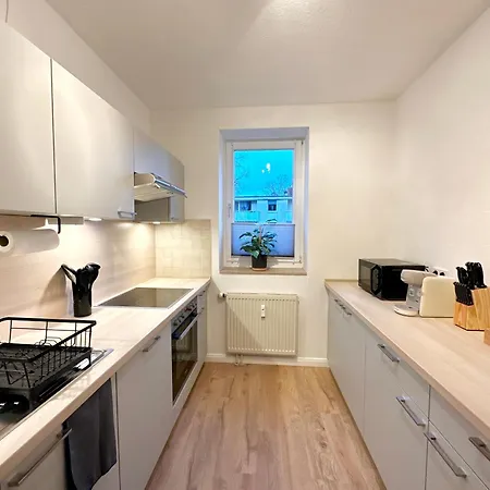 Moderne 2-zimmer-whg - Naehe Bahnhof Mit Balkon Und Stellplatz - 2 Smart-tv Апартаменты