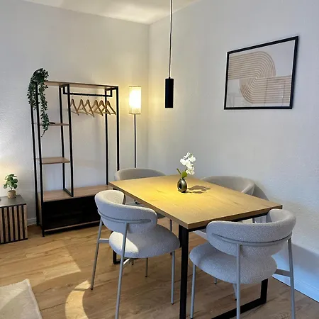 Moderne 2-zimmer-whg - Nähe Bahnhof Mit Balkon Und Stellplatz - 2 Smart-tv *