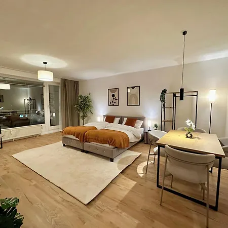 Moderne 2-zimmer-whg - Naehe Bahnhof Mit Balkon Und Stellplatz - 2 Smart-tv Apartment *