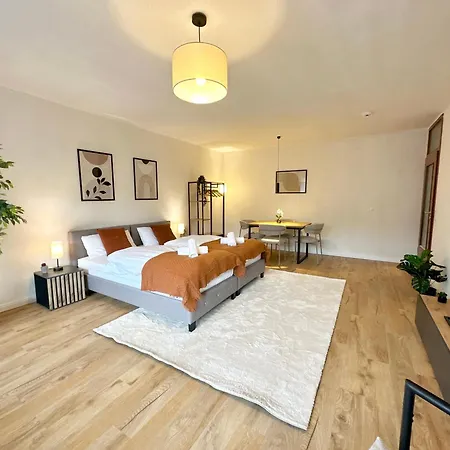 Apartment Moderne 2-zimmer-whg - Naehe Bahnhof Mit Balkon Und Stellplatz - 2 Smart-tv *